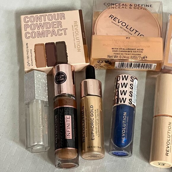Makeup Revolution Set Of 10 PCs Contour Powder Conceal Liquid Highlighter & More - Picture 2 of 3